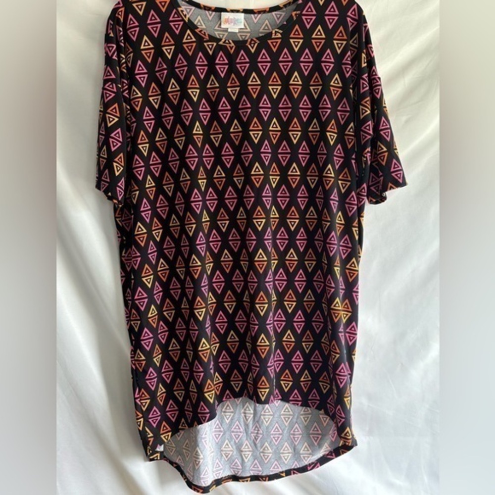 LuLaRoe Women's Irma Size‎ XS High-Low Geometric Print